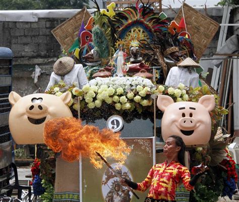 La Loma Lechon Festival .